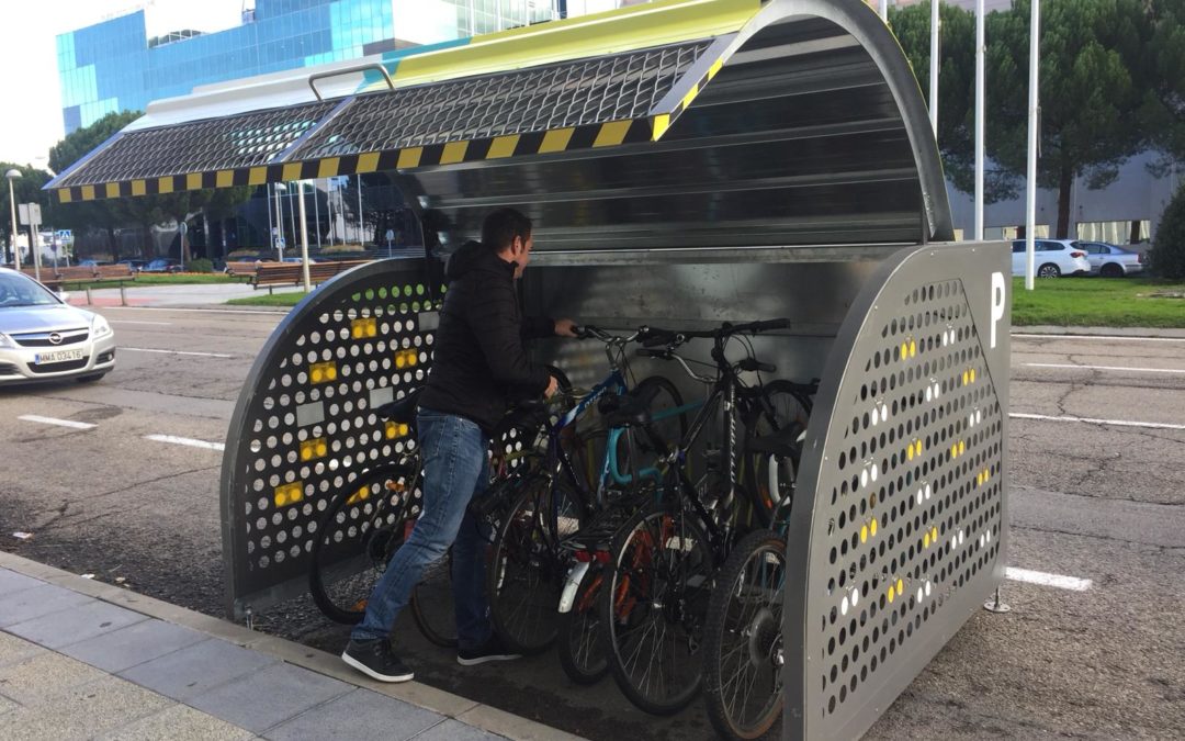 Madame Cicleta: La nueva solución de aparcamiento para tu bici en la calle